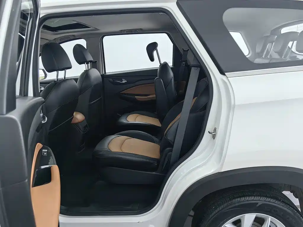 Wuling Hongguang S3 — миниатюра 15
