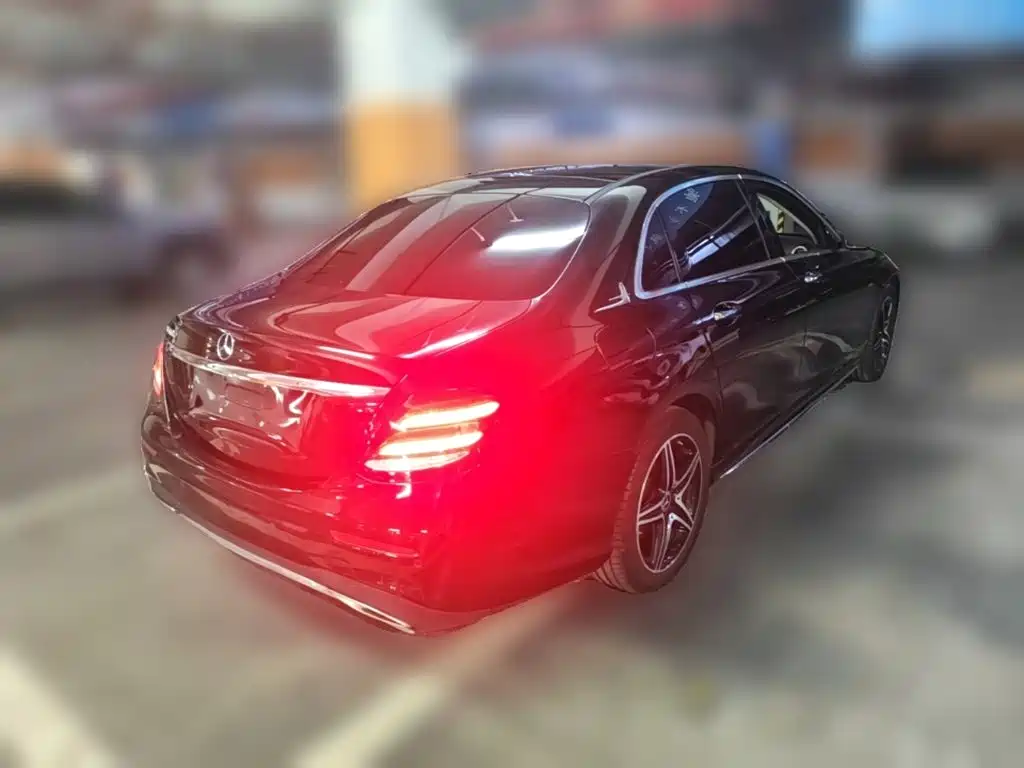 Mercedes-Benz E-Class — миниатюра 10