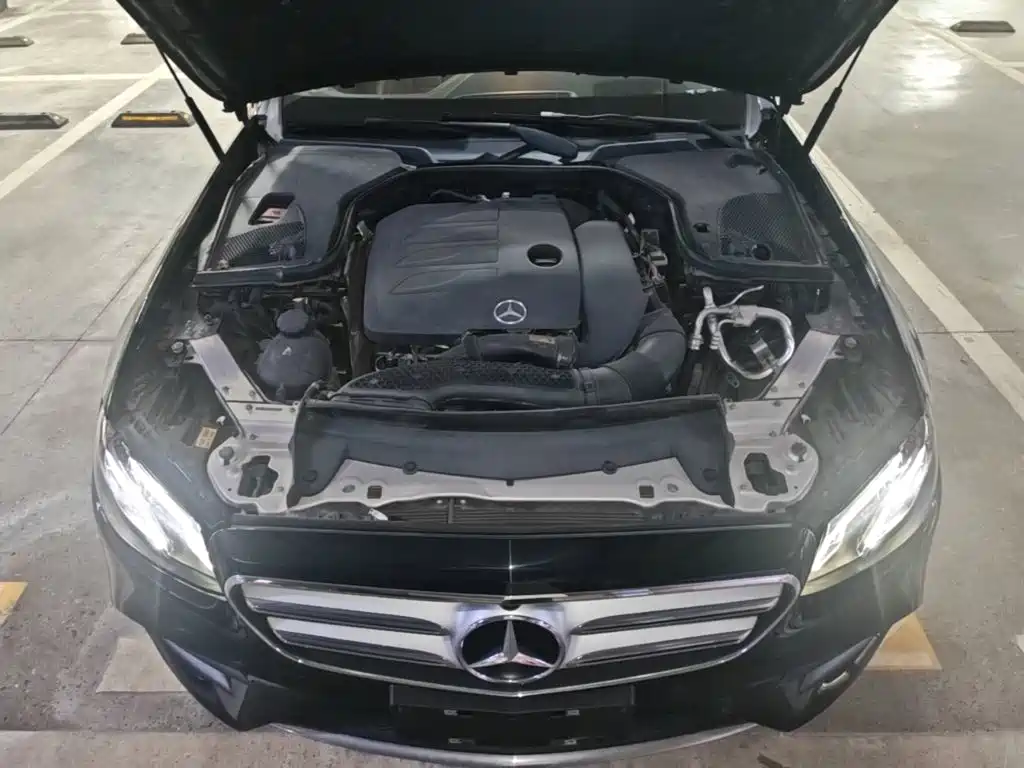 Mercedes-Benz E-Class — миниатюра 25