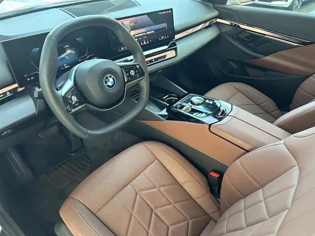 BMW i5 — миниатюра 9