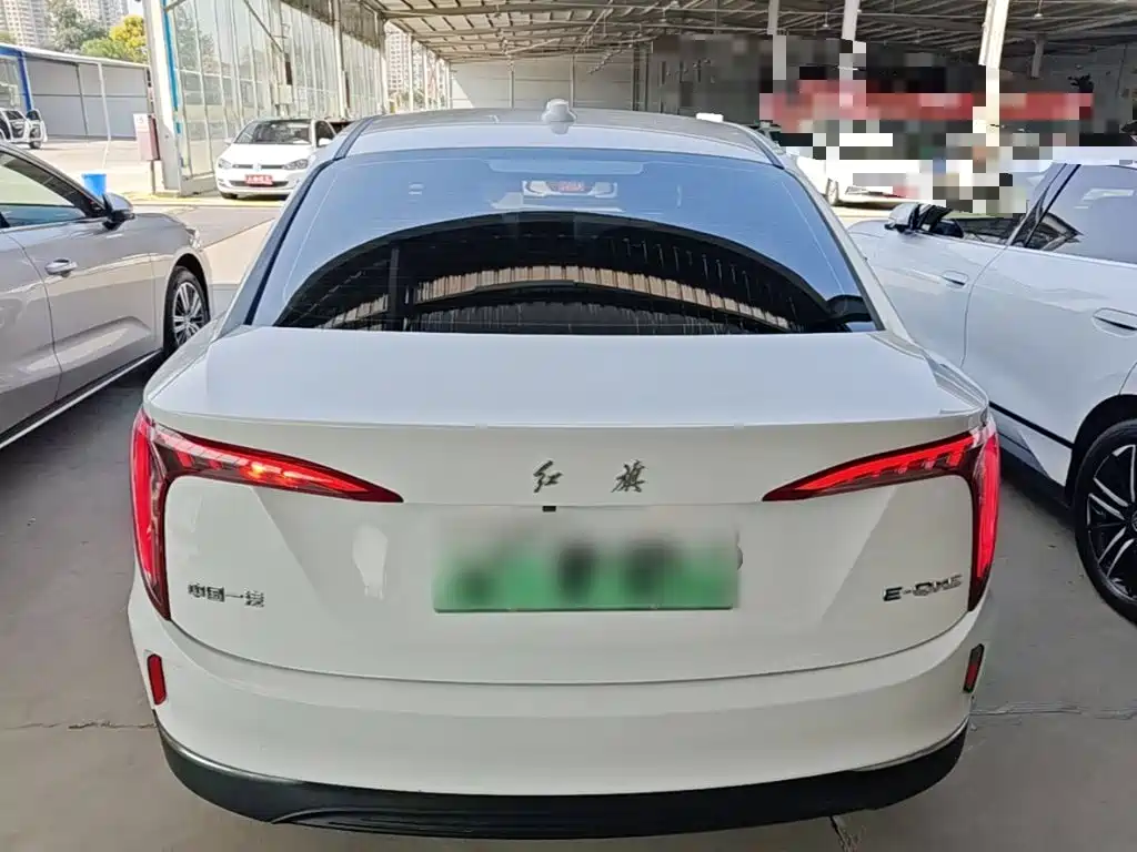 Hongqi Hongqi E-QM5 — миниатюра 6