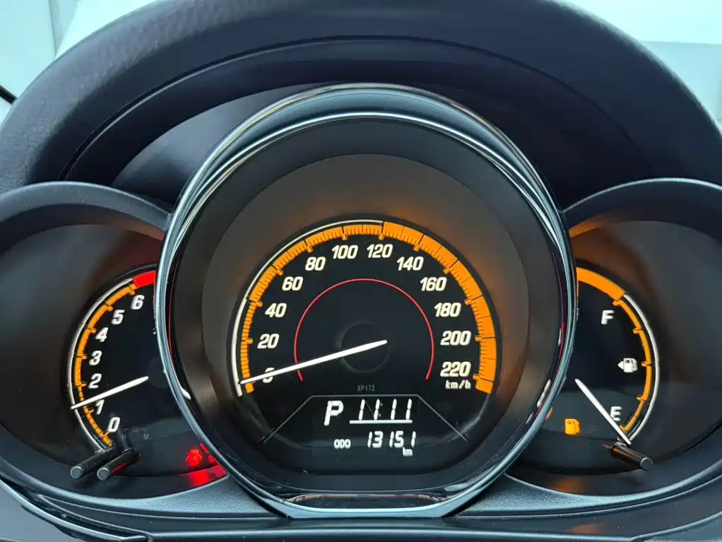 Toyota Yaris L — миниатюра 10