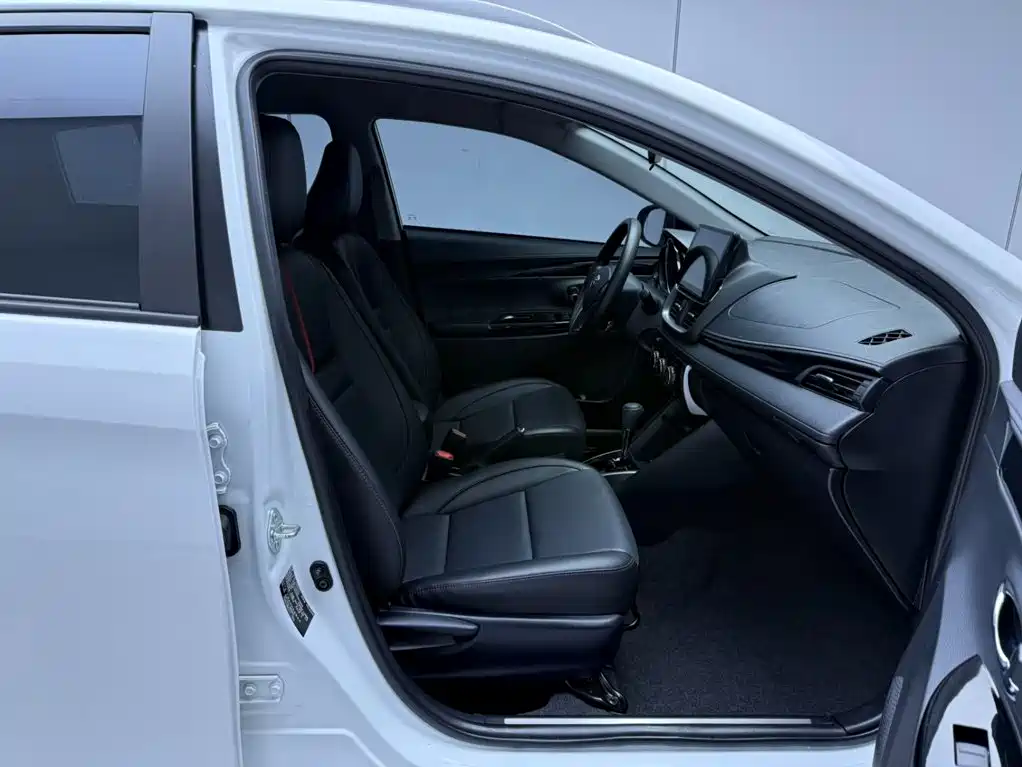 Toyota Yaris L — миниатюра 19