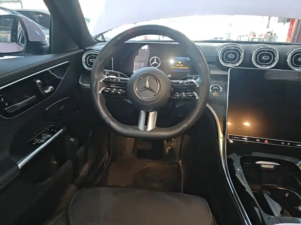 Mercedes-Benz C-Class — миниатюра 11