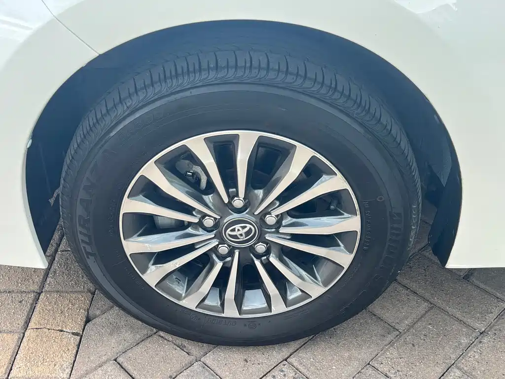 Toyota Corolla — миниатюра 5