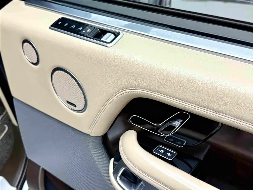 Land Rover Range Rover — миниатюра 19
