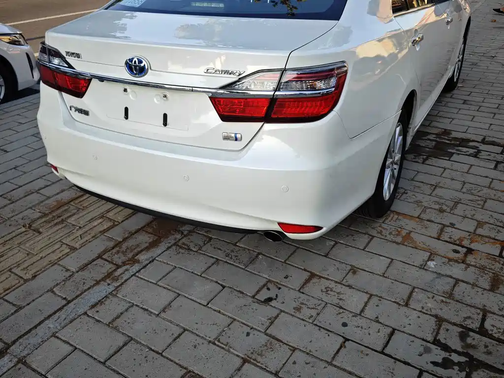 Toyota Camry — миниатюра 2