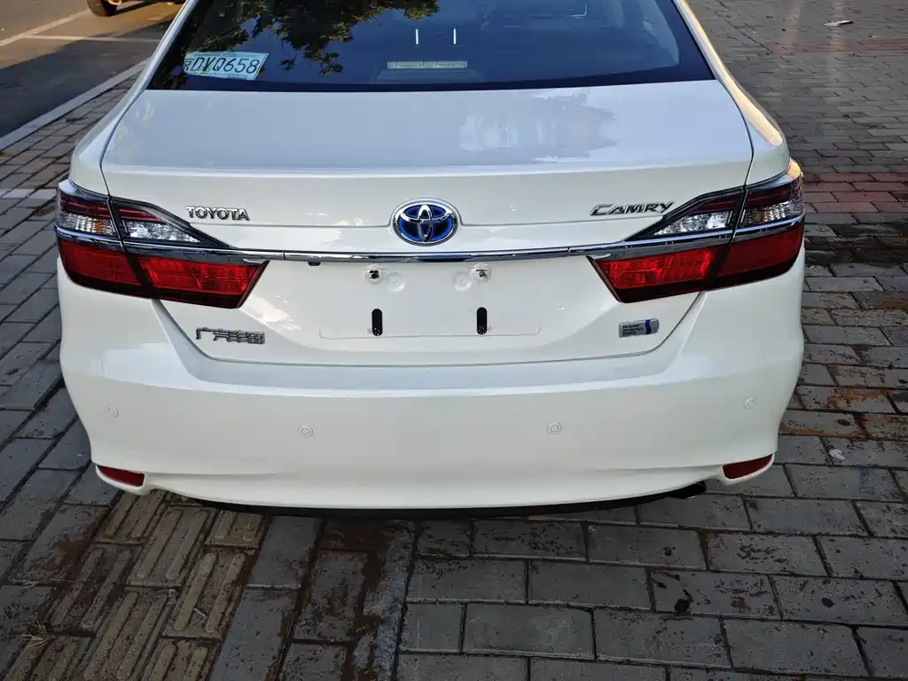 Toyota Camry — миниатюра 3