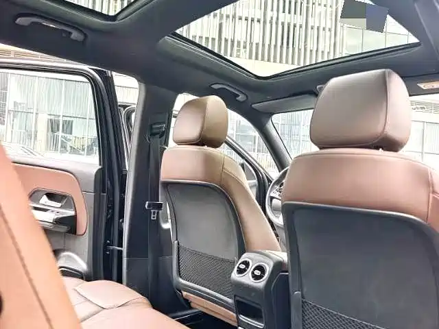 Mercedes-Benz GLB — миниатюра 7