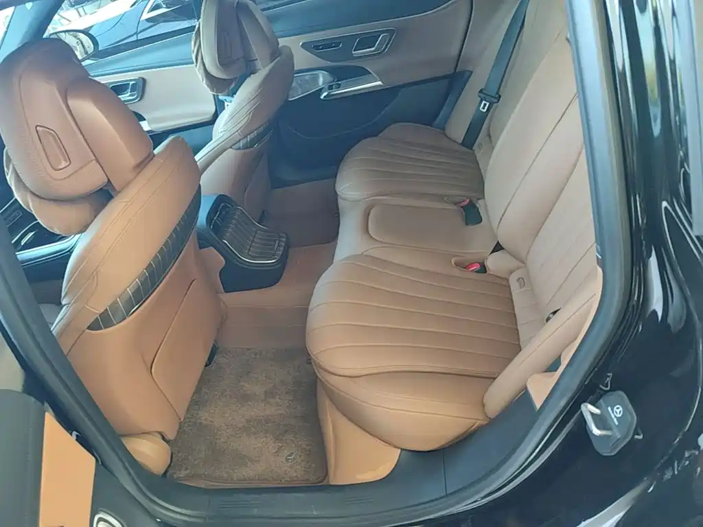 Mercedes-Benz E-Class New Energy — миниатюра 17