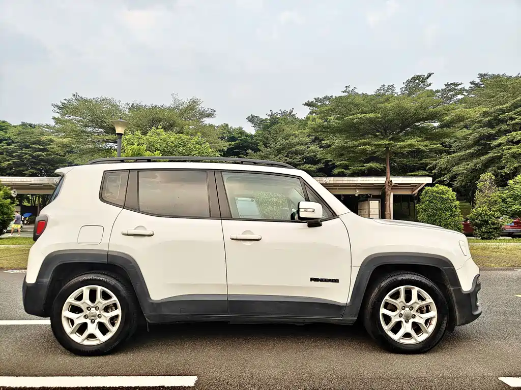 Jeep Renegade — миниатюра 8