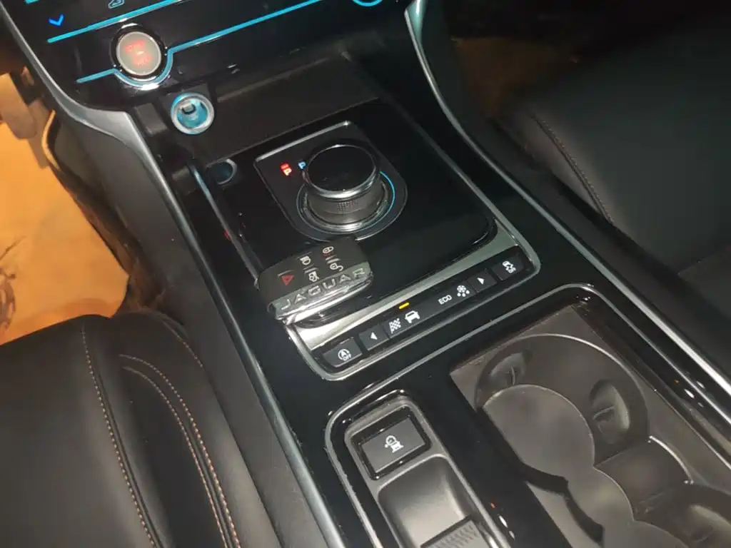 Jaguar XEL — миниатюра 14