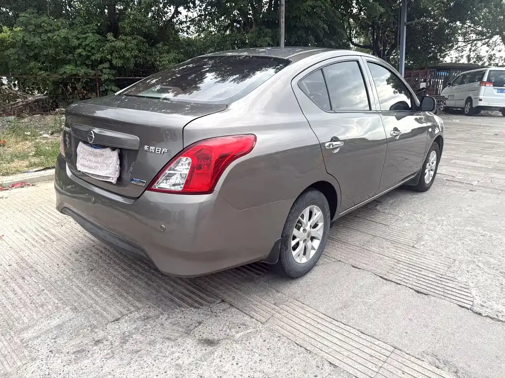 Nissan Sunny — миниатюра 11