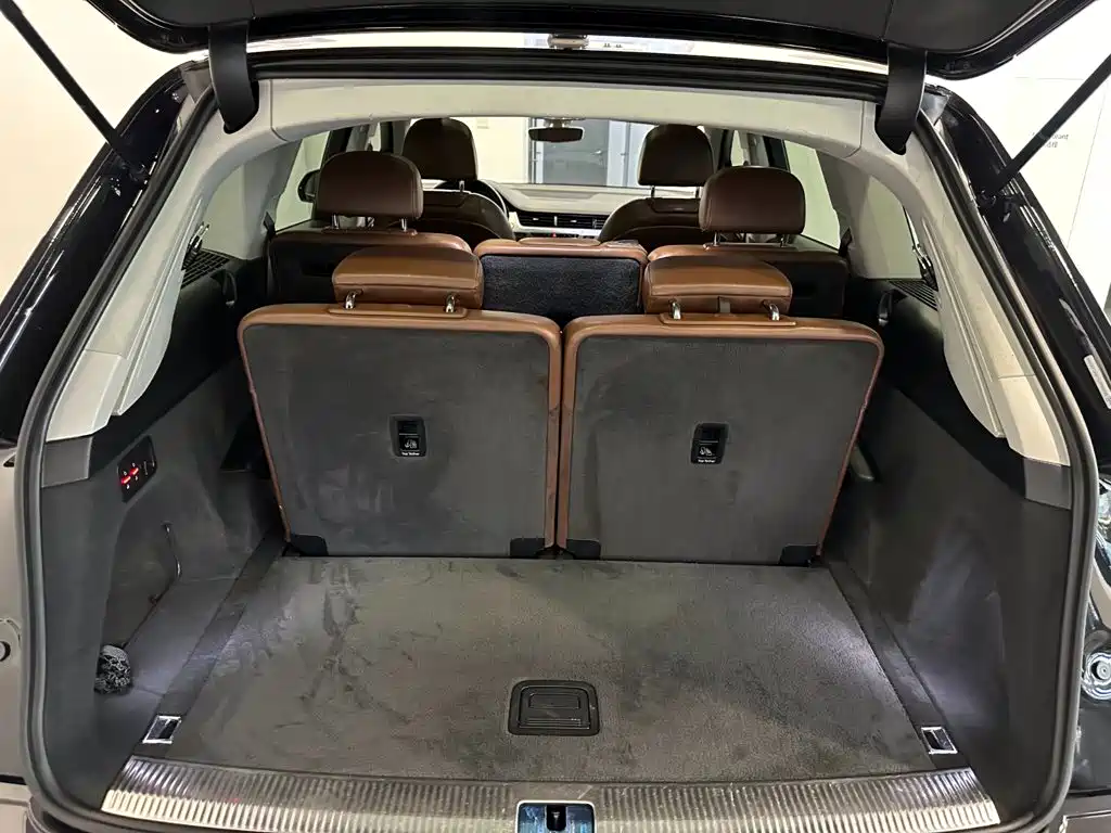 Audi Q7 — миниатюра 6