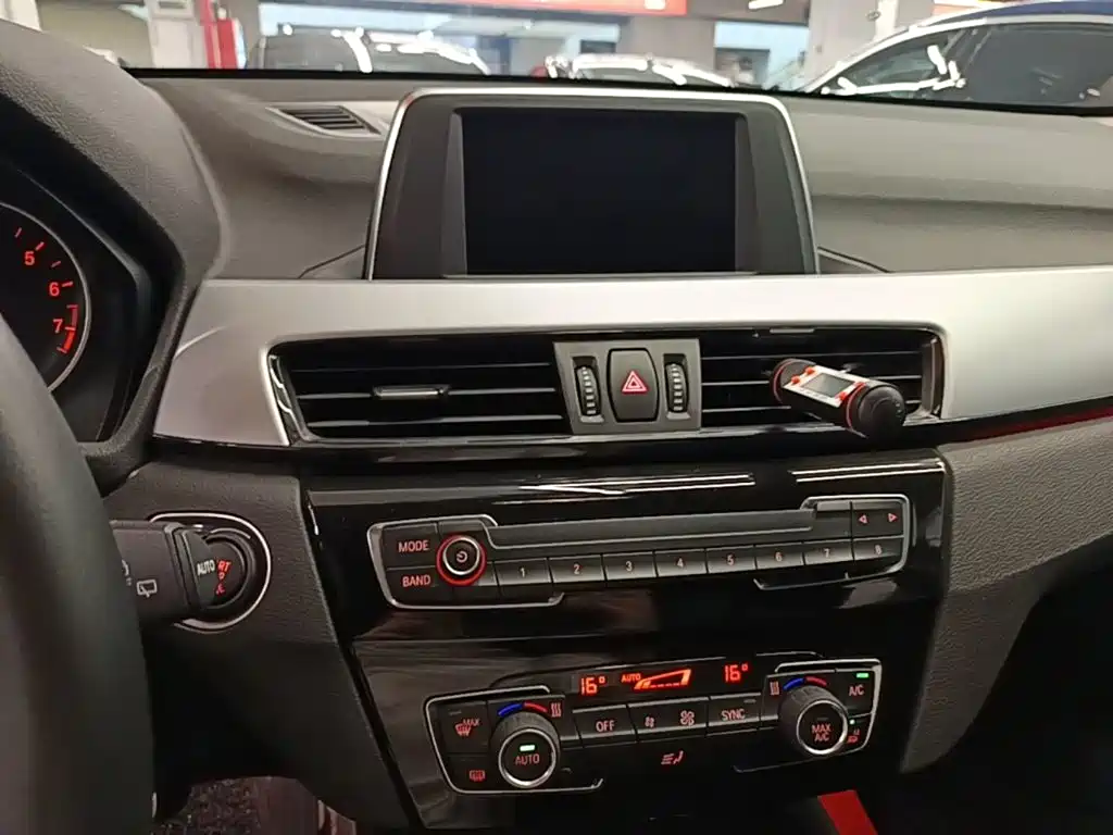 BMW X1 — миниатюра 13
