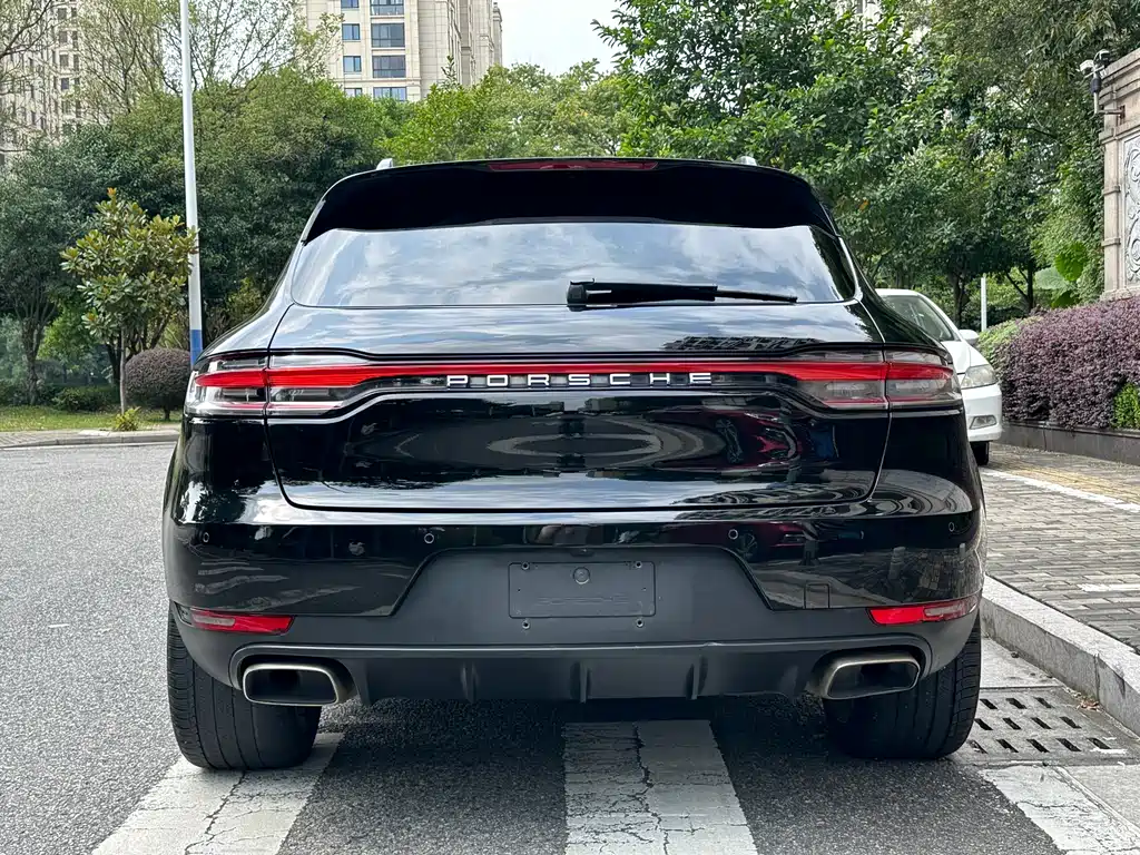 Porsche Macan — миниатюра 13