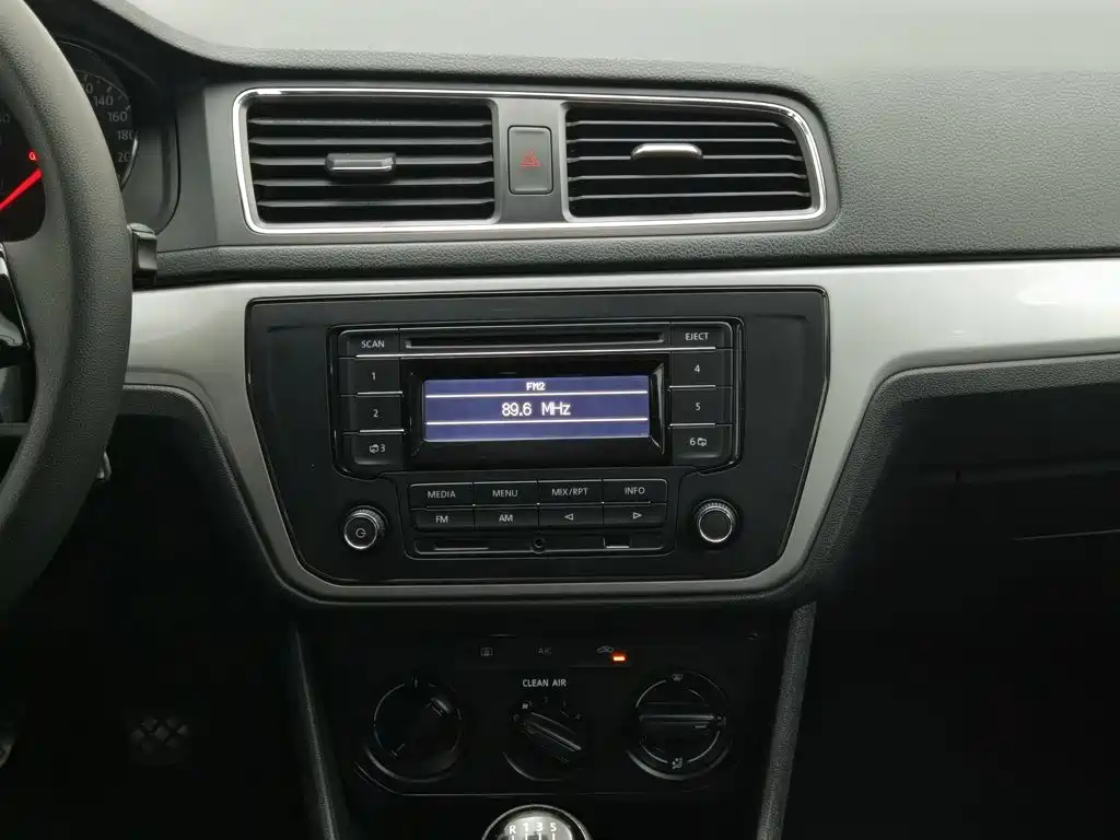Volkswagen Lavida — миниатюра 12