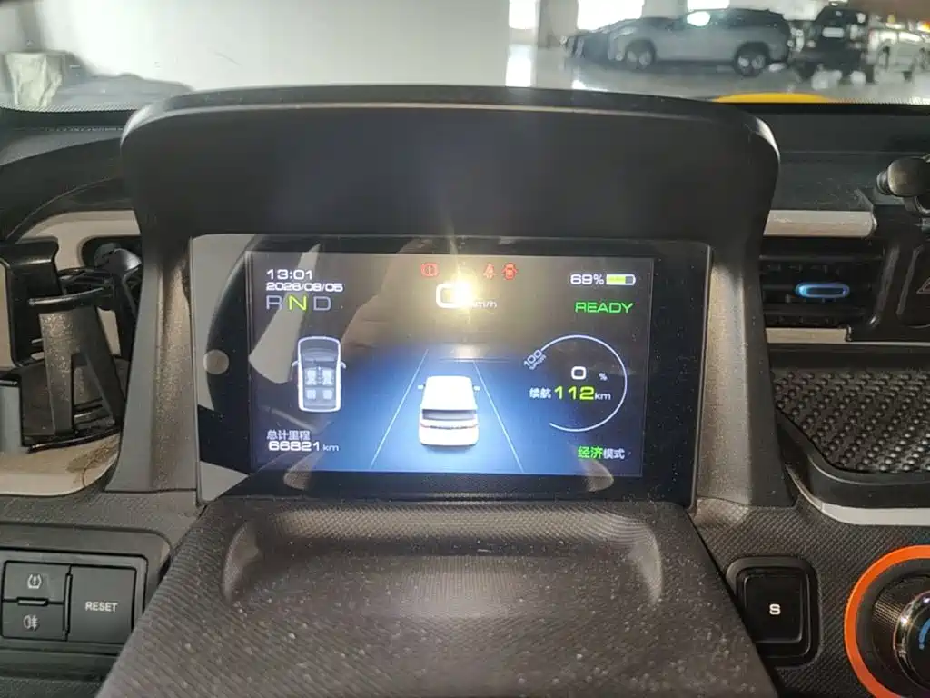 Wuling MINIEV — миниатюра 12
