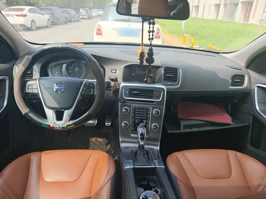 Volvo S60 — миниатюра 6