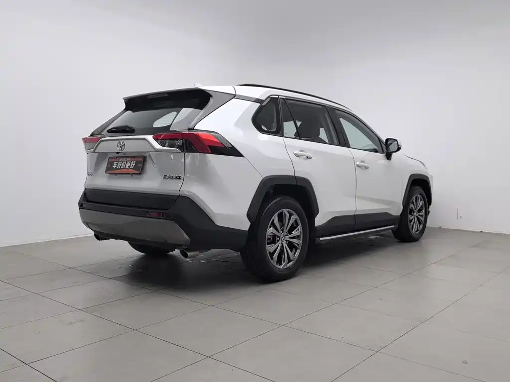 Toyota RAV4 — миниатюра 2