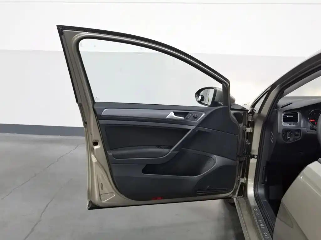 Volkswagen Golf — миниатюра 8