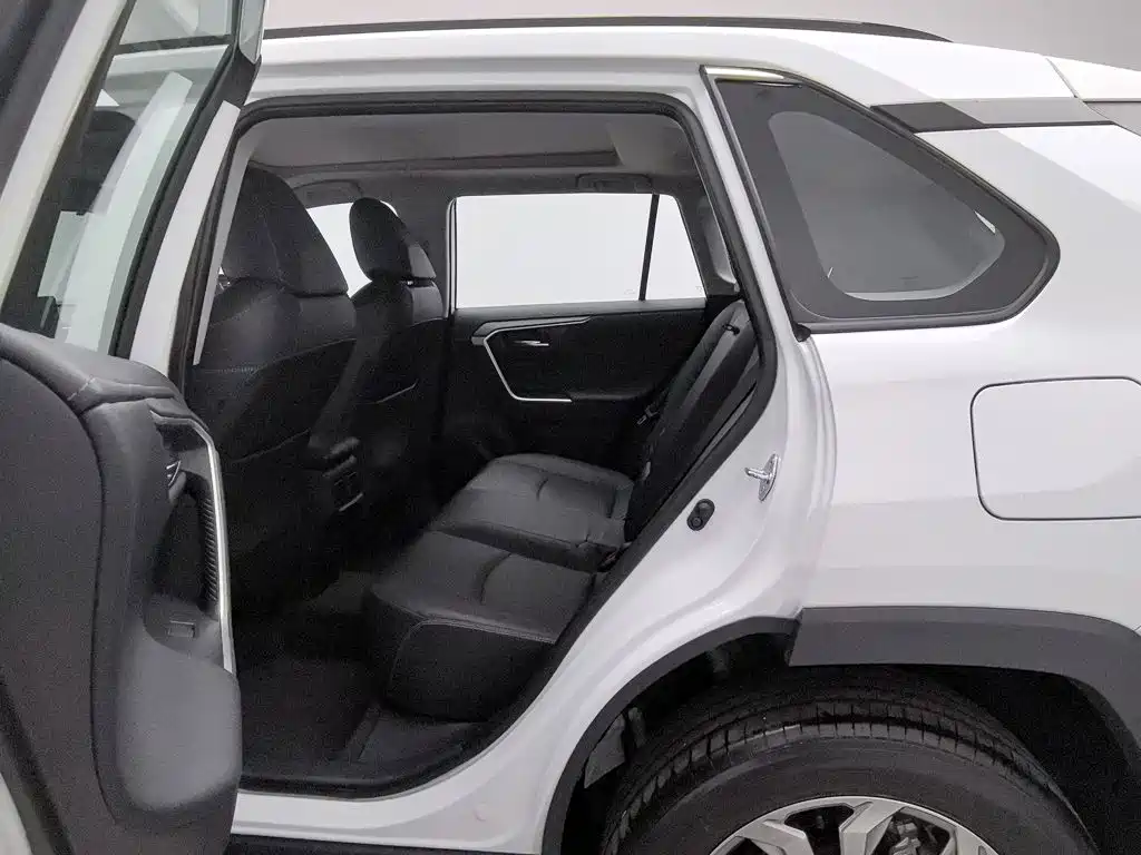 Toyota RAV4 — миниатюра 15