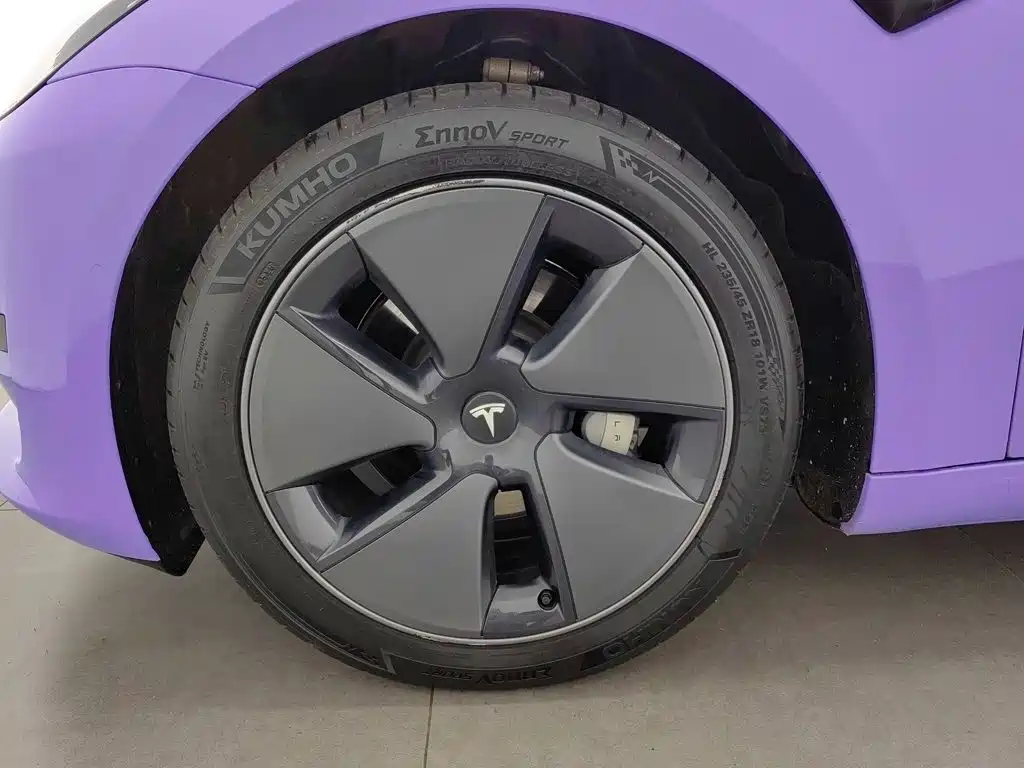 Tesla Model 3 — миниатюра 17