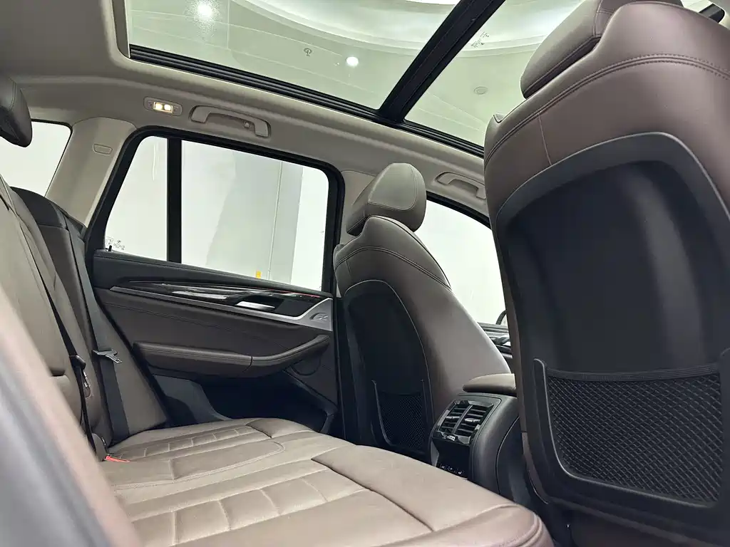 BMW X3 — миниатюра 15