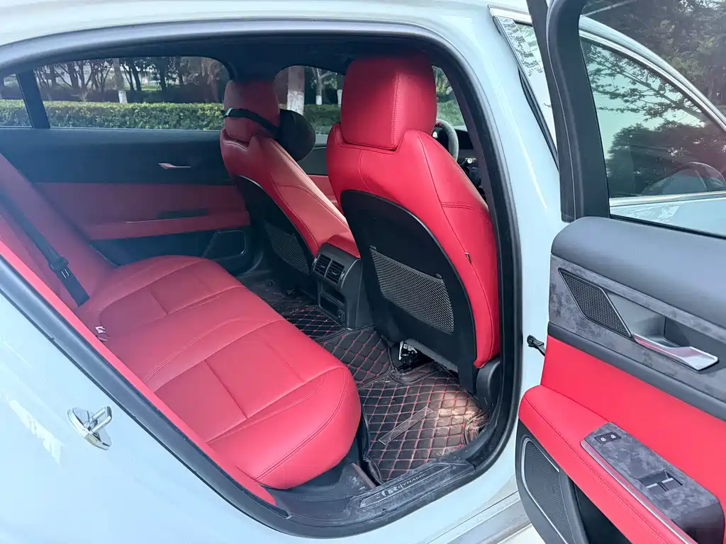 Jaguar XEL — миниатюра 6