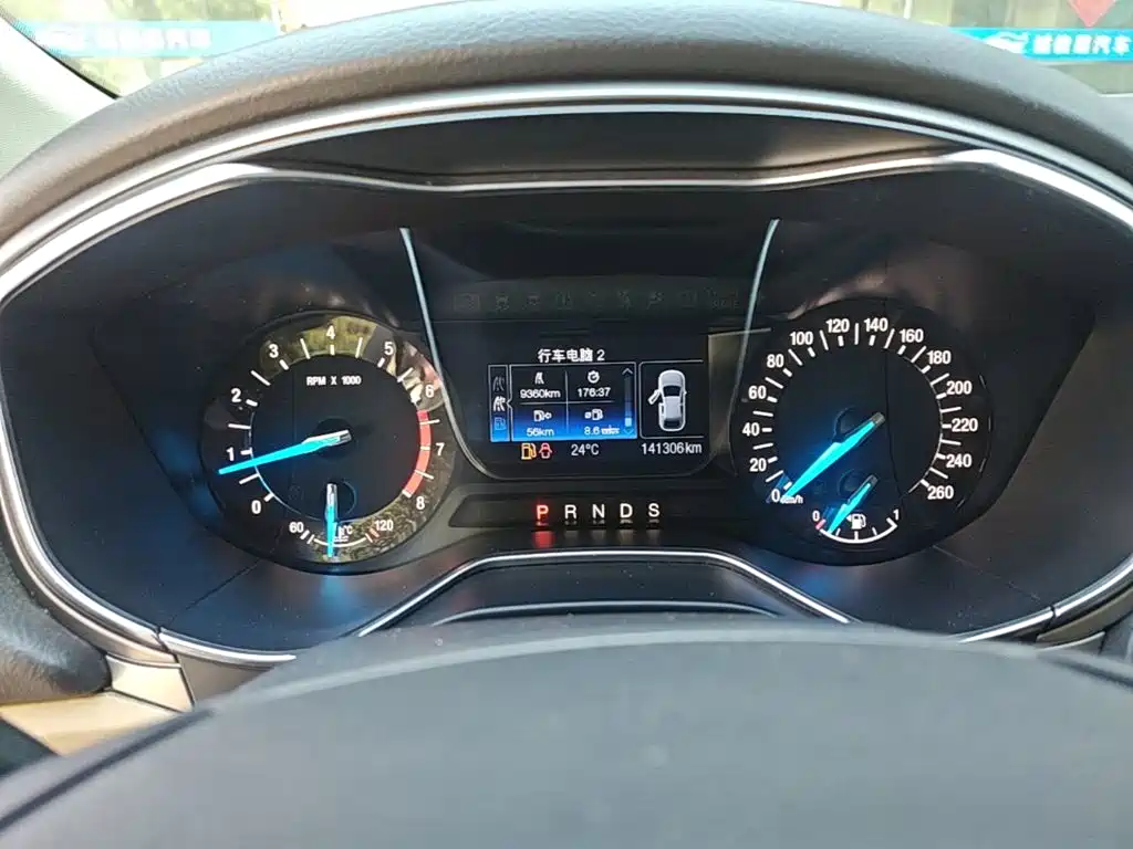 Ford Mondeo — миниатюра 12