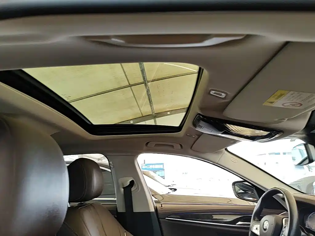 BMW 5 Series — миниатюра 18