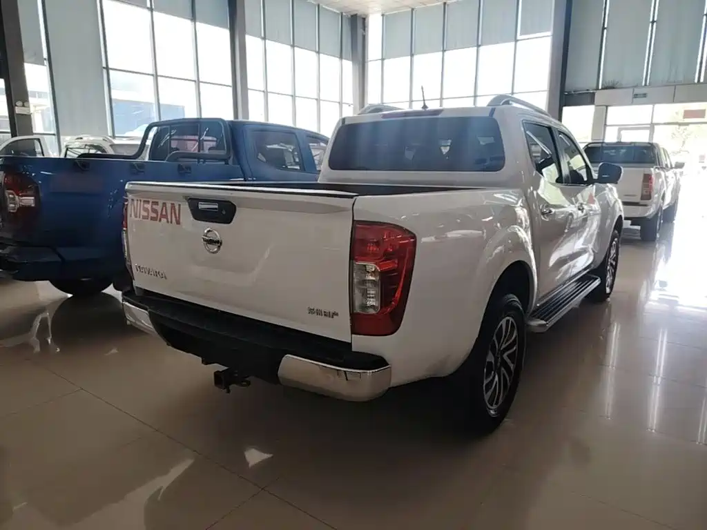 Nissan Navara — миниатюра 5