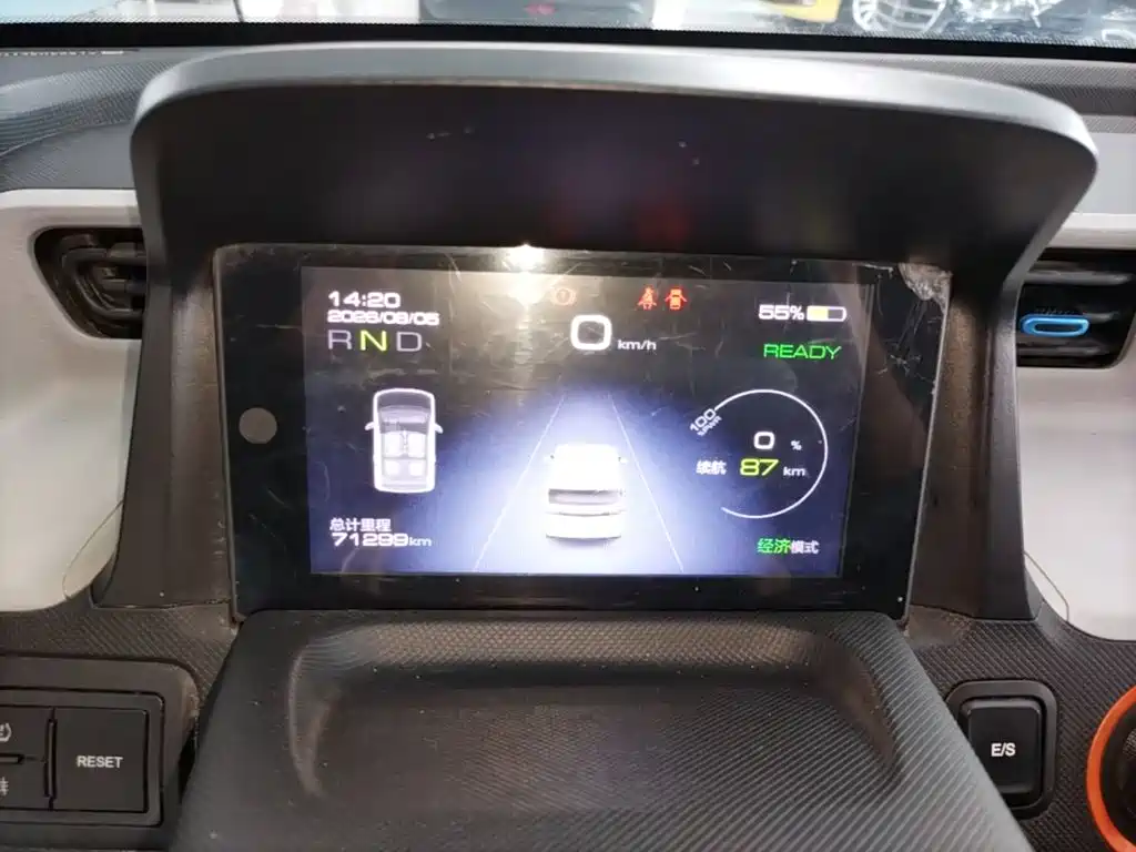 Wuling MINIEV — миниатюра 12