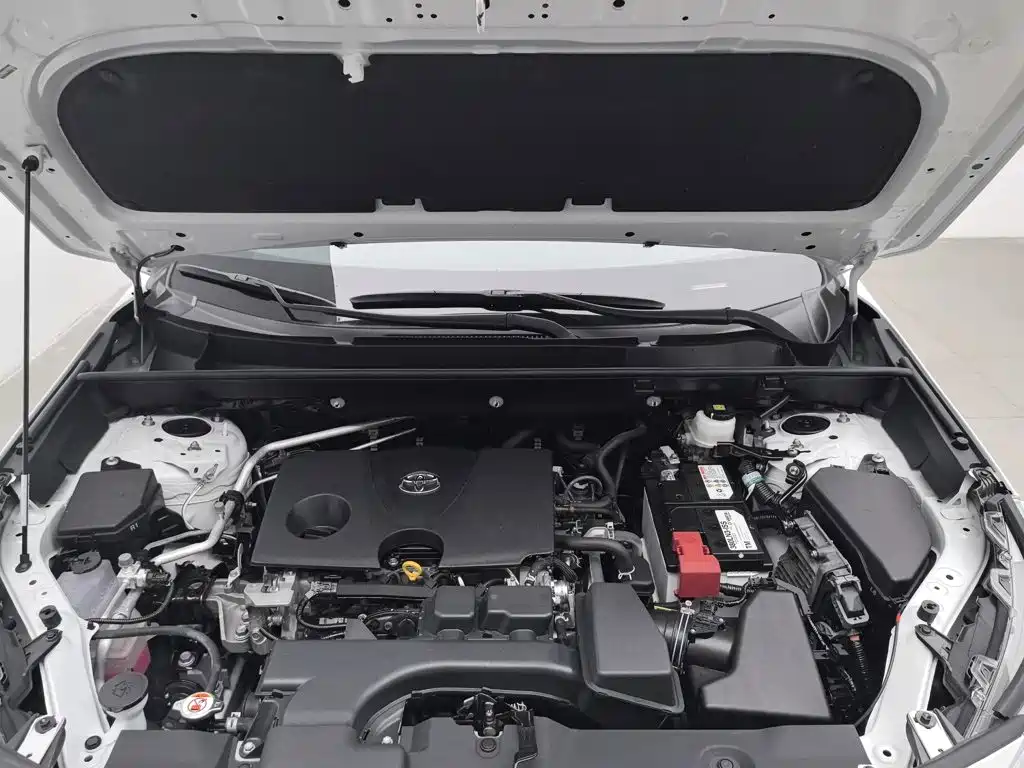 Toyota RAV4 — миниатюра 6