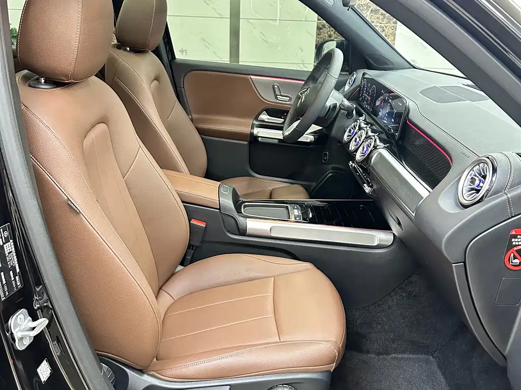 Mercedes-Benz GLB — миниатюра 10