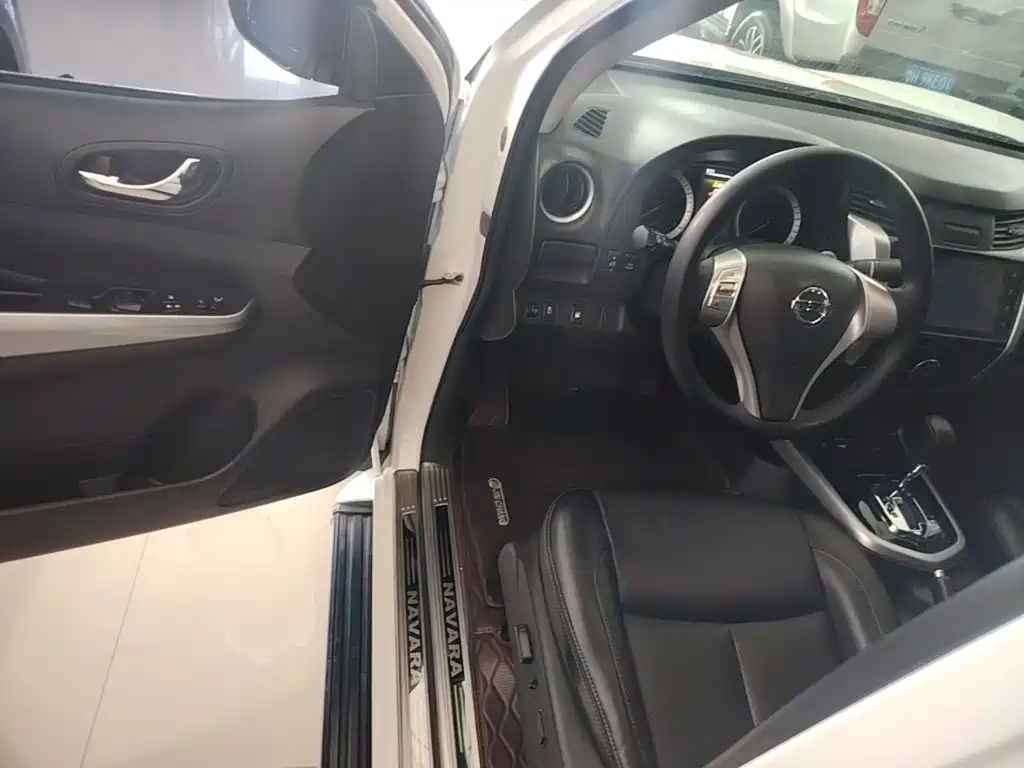 Nissan Navara — миниатюра 12