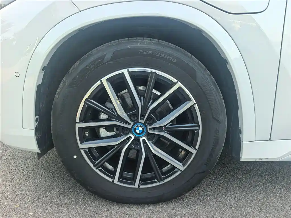 BMW iX1 — миниатюра 9