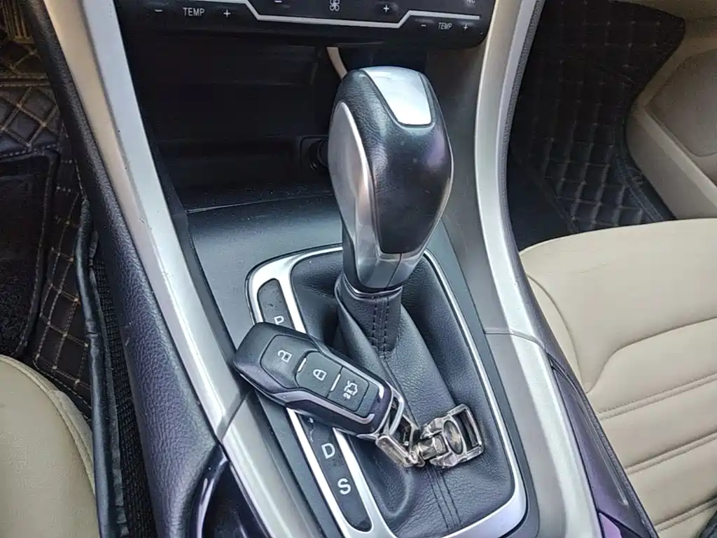 Ford Mondeo — миниатюра 14