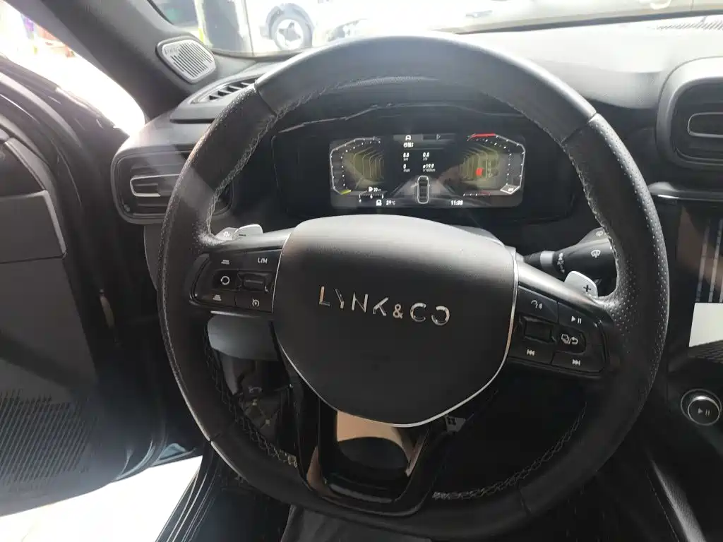 Lynk & Co 03 — миниатюра 20