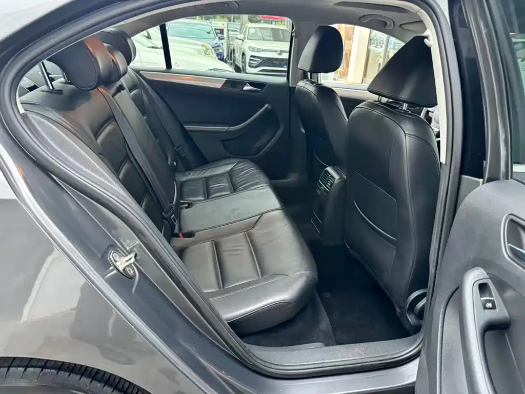 Volkswagen Sagitar — миниатюра 8