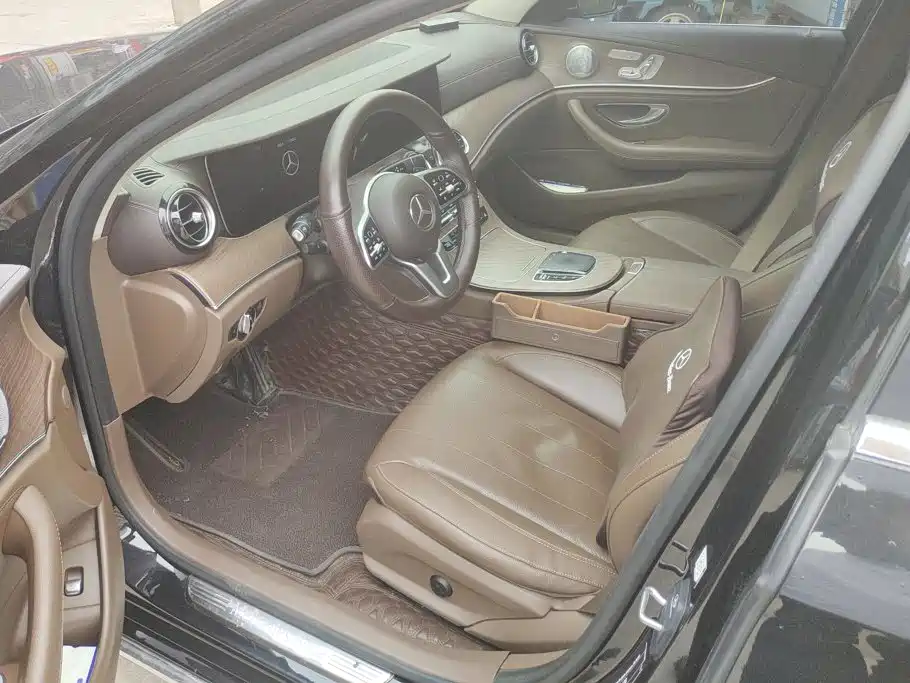 Mercedes-Benz E-Class — миниатюра 9