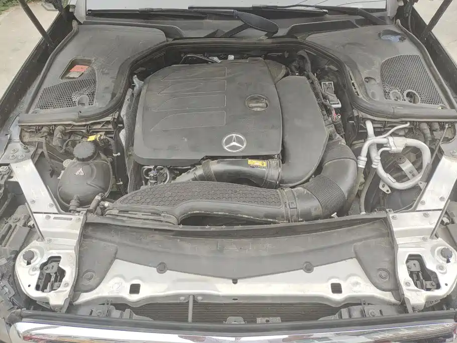 Mercedes-Benz E-Class — миниатюра 10
