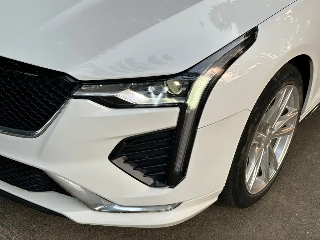 Cadillac CT4 — миниатюра 2