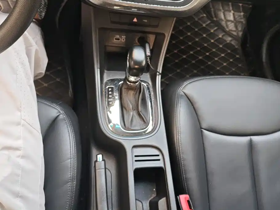 Roewe 360 — миниатюра 16