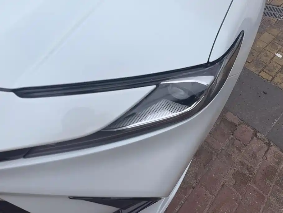 Toyota Camry — миниатюра 5