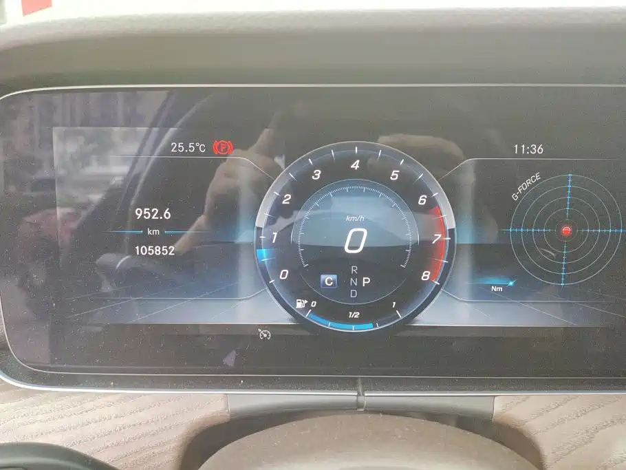 Mercedes-Benz E-Class — миниатюра 14