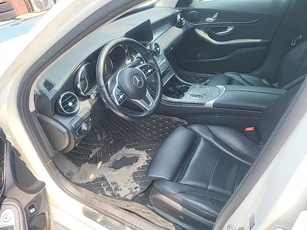Mercedes-Benz C-Class — миниатюра 16