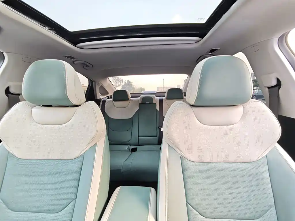 Geely L HiP — миниатюра 10