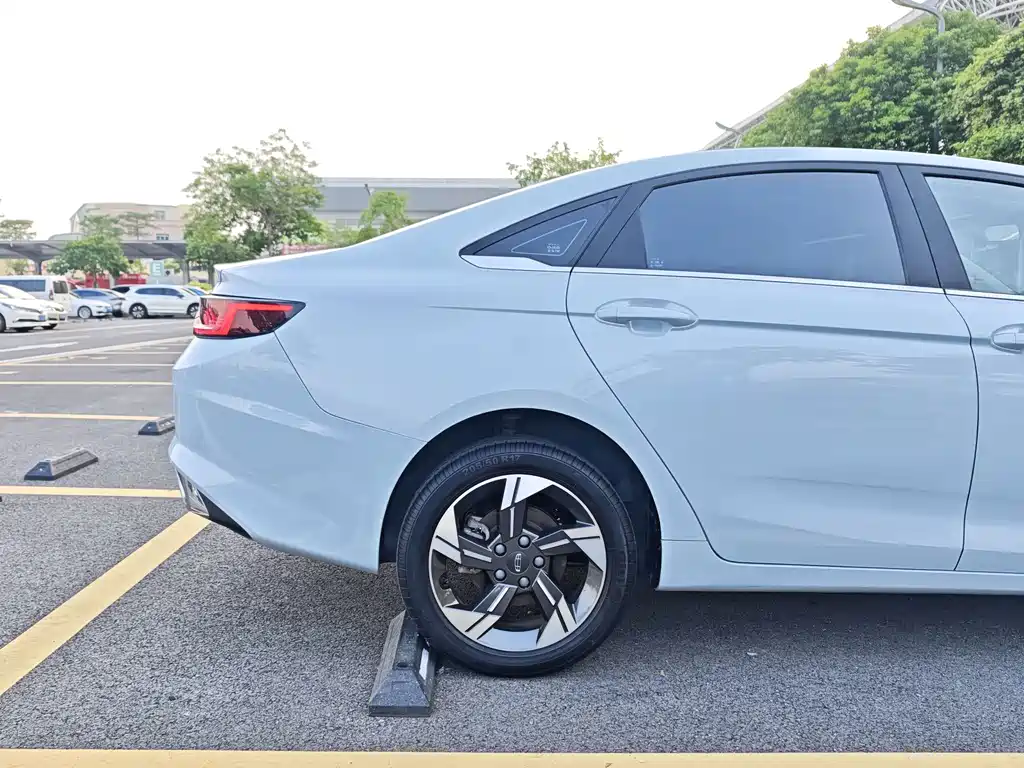 Geely L HiP — миниатюра 27