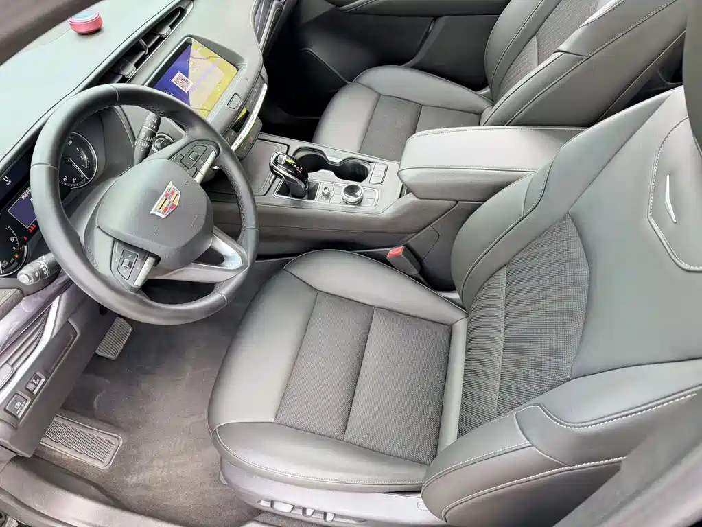 Cadillac XT4 — миниатюра 8